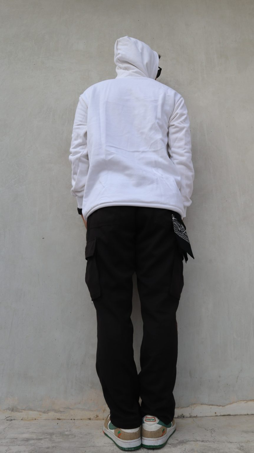 Chester Hodie Belakang
