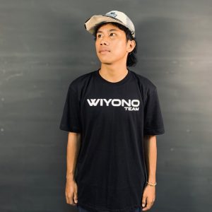 Kaos Hitam
